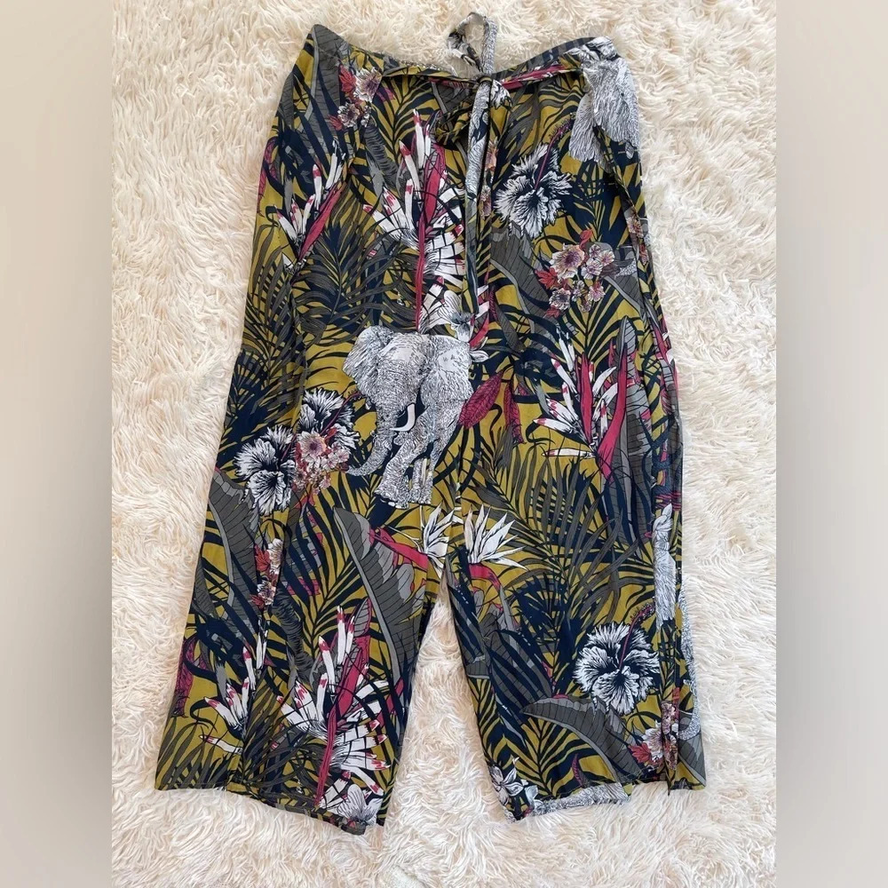 Elan “wrap” pants with panels cover up wide leg size S, but oversized